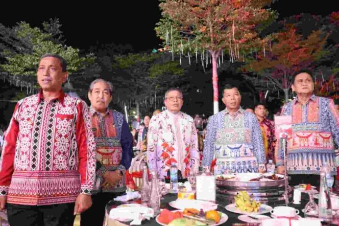 					Wali Kota taufan pawe hadiri pentas budaya Hari Ulang Tahun Sulsel 354 (dok)