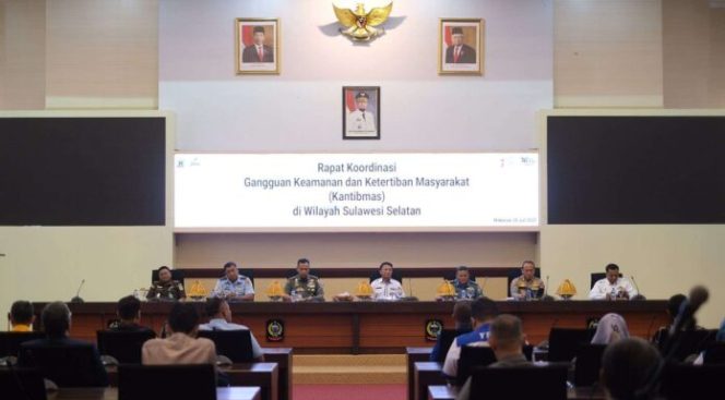 					Rakor Kamtibmas di Ruang Rapat Pimpinan Kantor Gubernur Sulsel (dok)