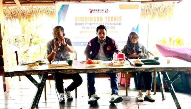 					Bawaslu Enrekang Gelar Bimtek