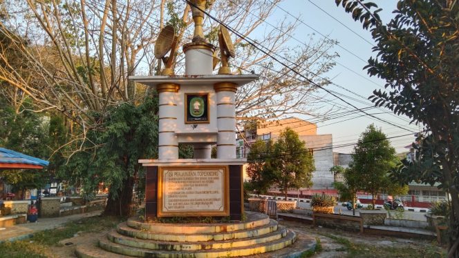 					Taman Perjanjian Topekkong Sinjai Kumuh, Dipenuhi Sampah dan Tak Terurus. (Foto: BERITA.NEWS/ SYarif)