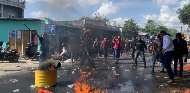 					Brimob Bone Turunkan Tim Detasemen 45 Anti Anarki. (Foto: Ist)