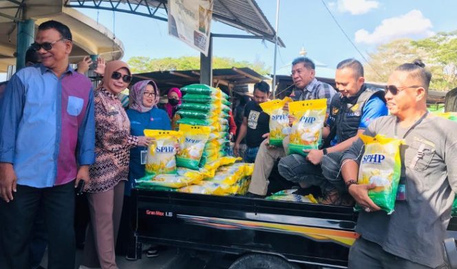 					TPID Bulukumba Gelar Operasi Pasar. (Foto: Humas Pemkab)