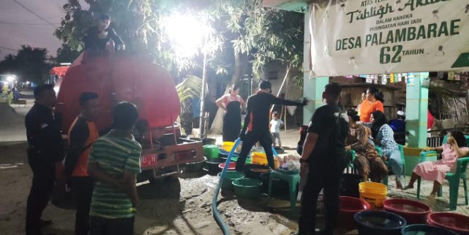 					Pemkab Bulukumba Distribusi 558 Ribu Liter Air Bersih ke Warga yang Terdampak Kemarau. (Foto: Humas Pemkab)