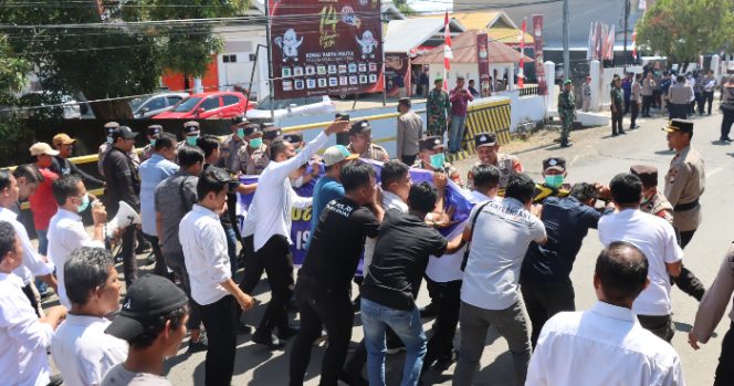 					Personel Polres Sinjai Dilatih Cara Hadapi Massa Aksi Pemilu 2024. (Foto: Ist)