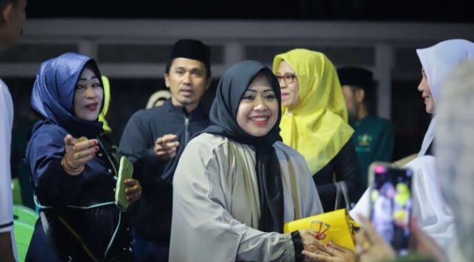 					Erna Rasyid Taufan Hadiri Peringatan Maulid di tengah masyarakat (dok)