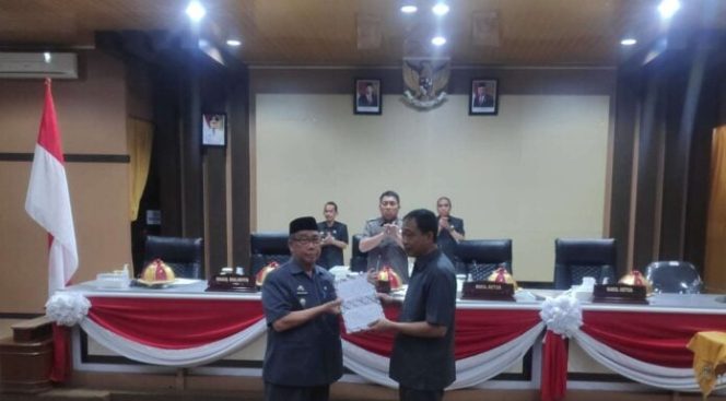 					Pangerang Rahim Setor LKPJ APBD 2022 ke Dewan