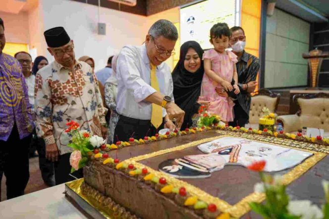 					Wali Kota Taufan Pawe Rayakan Ulang Tahunnya ke 58 (dok)