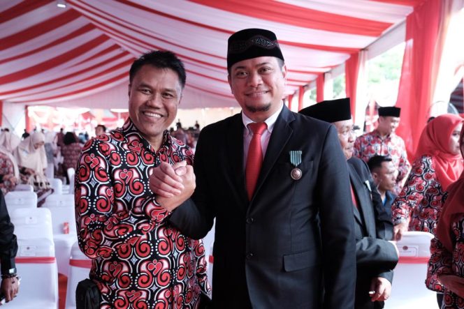 					Bupati Gowa Raih Satyalancana Wira Karya Bangga Kencana