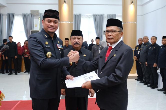 					Adnan Lantik Karim Dania Jadi Penjabat Sekda Gowa 