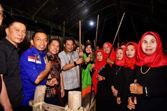 					Bahtiar Disambut Tradisi Mappadendang dan Mattojang Masyarakat Sidrap