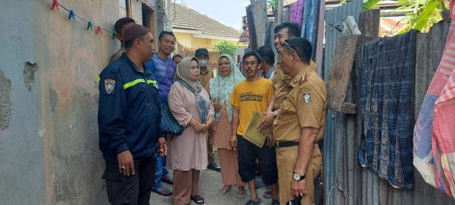 					Warga di Makassar Protes Karena Pihak Pemerintah Lamban Tuntaskan Kasus Akses Jalan Umum Diambil untuk Bangun Kos-kosan 