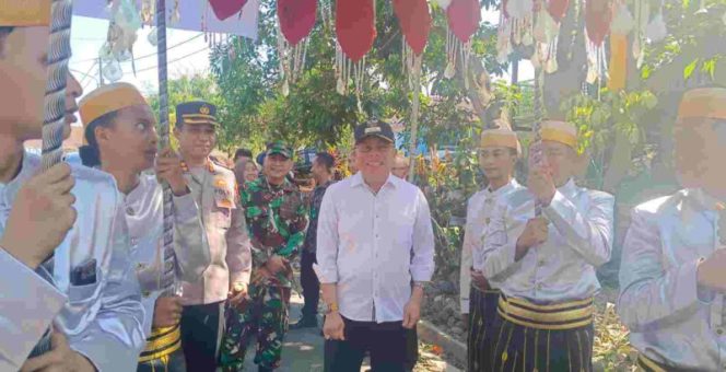 					Taufan Pawe hadiri Peresmian Pos Kamling Tiga Pilar Polres Parepare (dok)