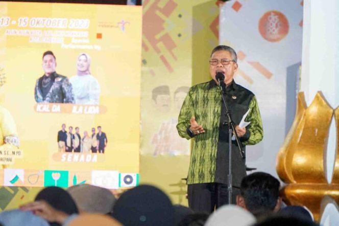 					Wali Kota Parepare membuka festival Lovely Habibie Ainun (dok)