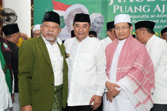 					Pj Gubernur Sulsel Bahrtiar Baharuddin bersama KH. Nasaruddin Umar (dok)