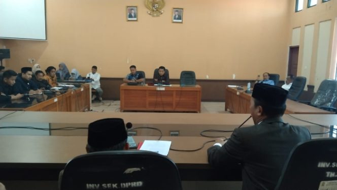 					PUPR Akui Kekurangan 3 Dokumen Lingkungan Pembangunan Alun-alun Sinjai Bersatu. (Foto: BERITA.NEWS/ Syarif)