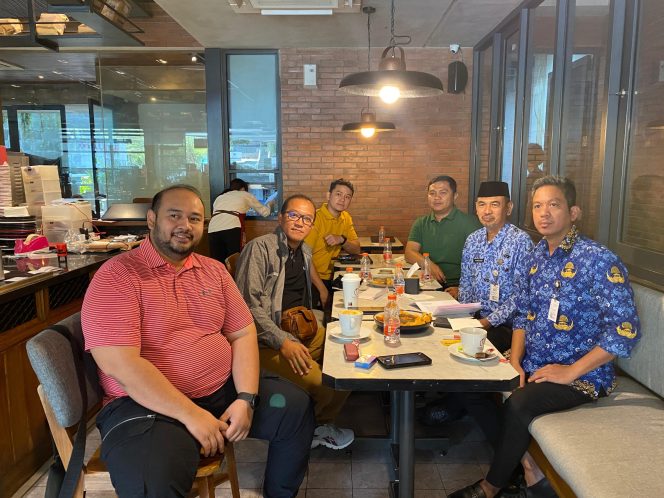 					Kepala Dinas ESDM Provinsi Sulsel A Eka Prasetya saat pertemuan koordinasi dengan PT Pertamina Sulawesi 