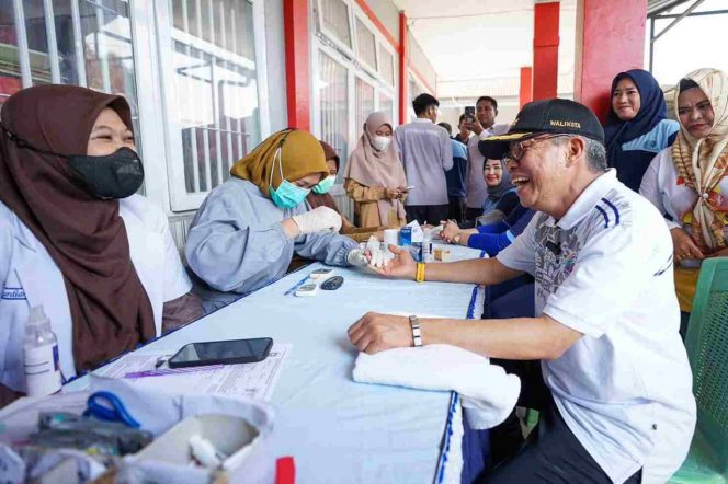 					Wali Kota Taufan Pawe saat meninjau layanan Klinik Pengayoman Lapare di Kantor Lapas Kelas IIA Parepare (dok)