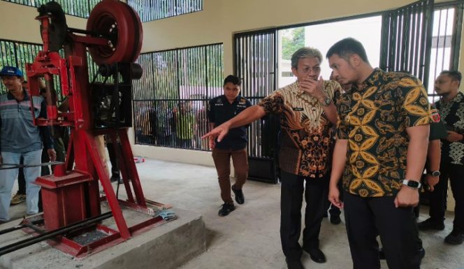 					Hasil Produksi Sentra Industri Pengolahan Logam di Sinjai Masih Diual Konvensional. (Foto: Humas Pemkab).