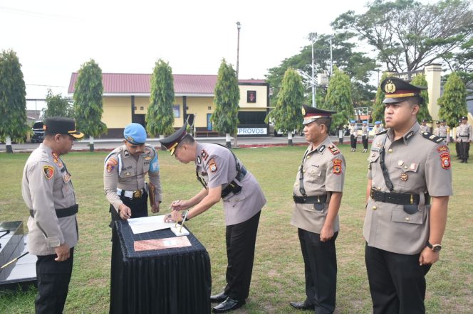 					Upacara Pelantikan dan Pengambilan Sumpah Jabatan di halaman Mapolres Bulukumba. (Foto: Ist)