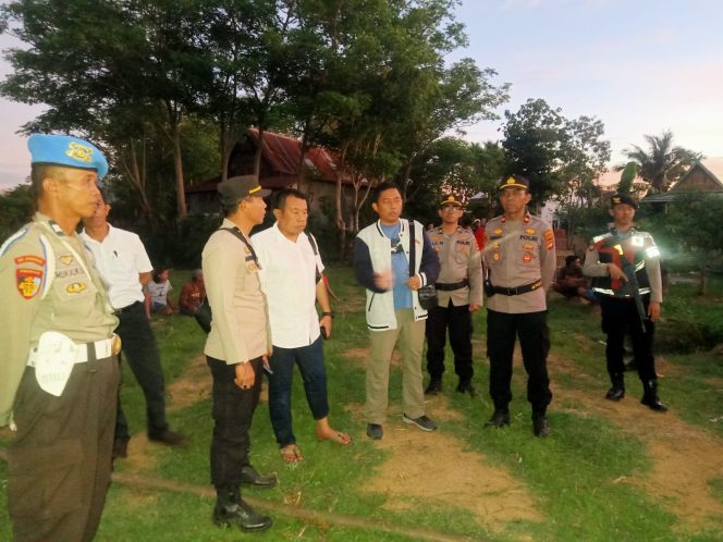 					Kapolres didampingi Kasat Reskrim Polres Jeneponto Saat Olah TKP. (Foto: Ist)