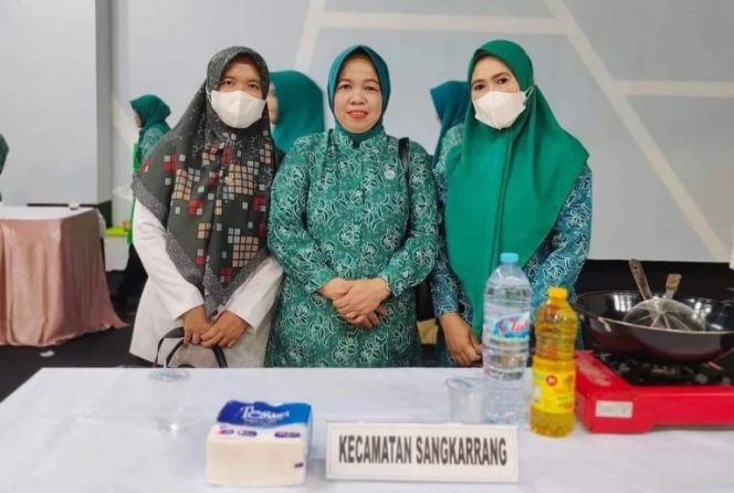 					Ketua TPP PKK Sangkarrang, Salmiah. (INT)