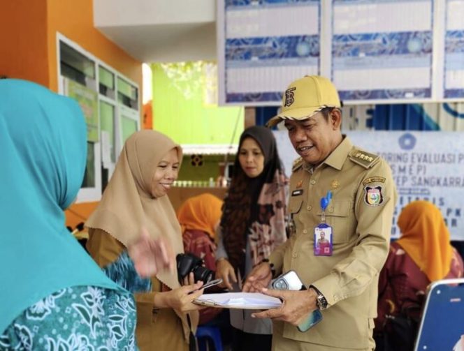 					Camat Sangkarrang Ramli Lallo. (INT)