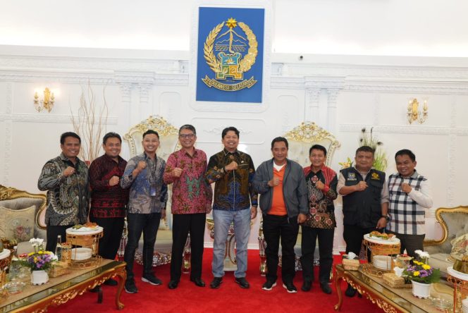 					Kunjungan Pimpinan PTPN di Rujab Gubernur Sulsel (dok)