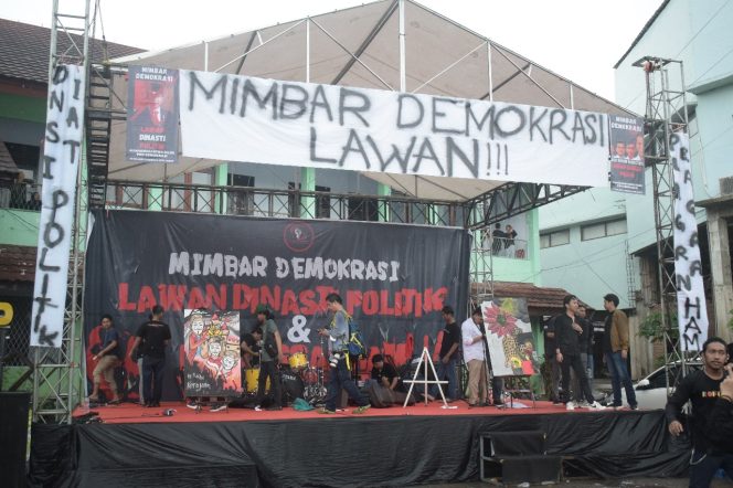 					Kegiatan Mimbar Demokrasi Aliansi Mahasiswa Pro Demokrasi SULSEL (AMPDS) (dok)