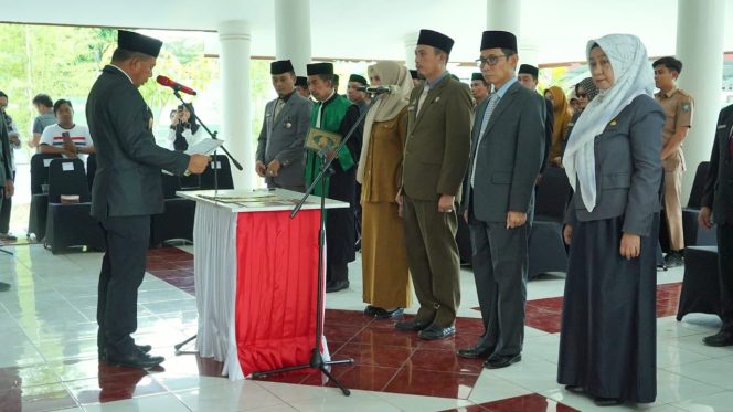 					Pentikan dan Pengambilan Sumpah Jabatan 4 Kepala OPD Pemkab Bulukumba. (Foto: Ist/ Humas)