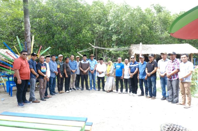 					Pj Bupati Junaedi Bakri Bersama Lurah se Kabupaten Jeneponto. (Foto: Ist/ Humas)