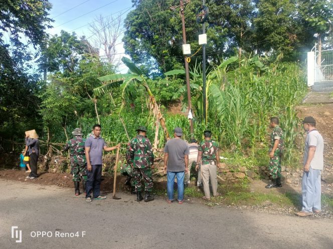 					Kerja Bakti Pemdes Kapita, Koramil Bangkala dan Masyarakat Setempat. (Foto: Ist)