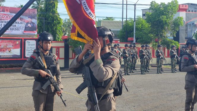 					Apel Penyambutan Lima Personel Bintara Remaja di Satuan Brimob Bone. (Foto: Ist)