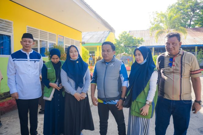 					Junaedi Bakri Kunjungan di UPT SMP 1 Binamu, Kabupaten Jeneponto. ( Foto: Ist/ Humas)