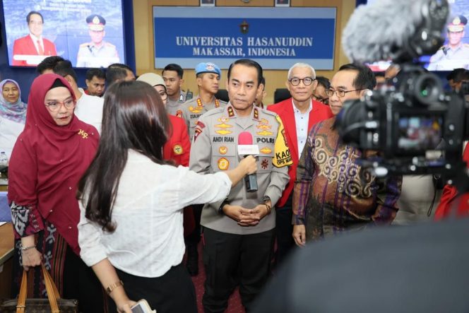 					Kapolda Sulsel Berkomitmen Kembangkan Tilang Elektronik