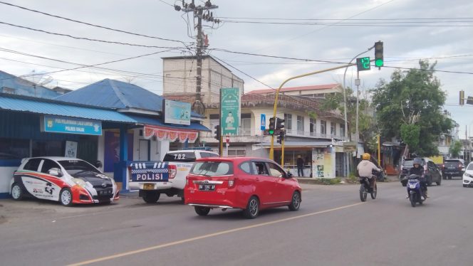 					Suasana Arus Lalu Lintas di Jalan Persatuan Raya Sinjai. (Foto: BERITA.NEWS/ Thatang)