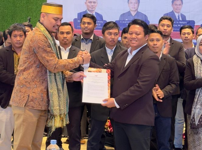 					Dirangkaikan Seminar Nasional, IAP Sulsel Gelar Pengukuhan Pengurus Baru