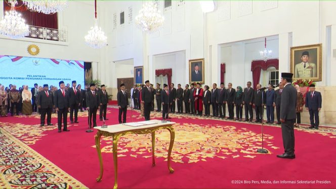 					Pelantikan 9 Anggota KPPU RI di Istana Negara (dok)