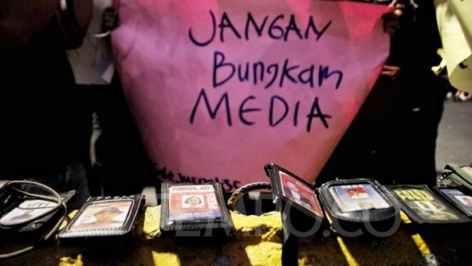 					Oknum Polisi di Bulukumba Larang Wartawan Ambil Gambar Surat Suara Rusak. (Foto: Ilustrasi/ Int)