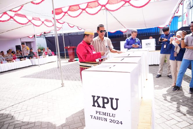 					Simulasi Pemungutan Suara Pemilu 2024 di TPS. (Foto: BERITA.NEWS/ Syarif)