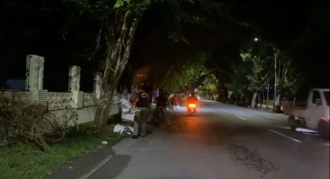 					Penertiban APK Peserta Pemilu di Wilayah Kecamatan Sinjai Utara. (Foto: Ist)