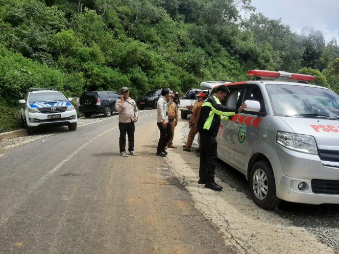 					Ditlantas Polda Sulsel Langsung Kerahkan Ratusan Personel ke Lokasi Bencana Longsor, Ini Tujuannya