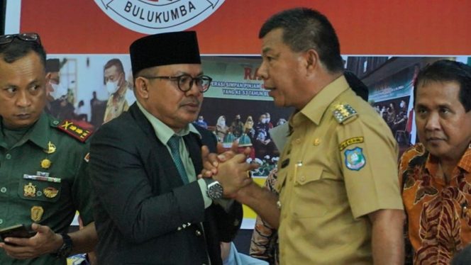 					Pimpinan KSP Berkat Andi Makkasau bersama Bupati Bulukumba Andi Muchtar Ali Yusuf. (Foto: Ist/ Humas Kominfo)