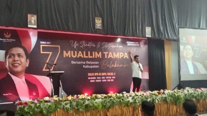 					Muallim Tampa Orasi Politik saat Uji Struktur Tim Pemenangan di Bulukumba. (Foto: BERITA.NEWS/ Syarif)