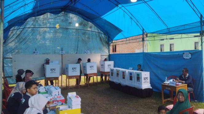 					Pemungutan Suara Pemilu 2024 di TPS 09 Kelurahan Sangiasseri, Kecamatan Sinjai Selatan. (Foto: BERITA.NEWS/ Syarif)