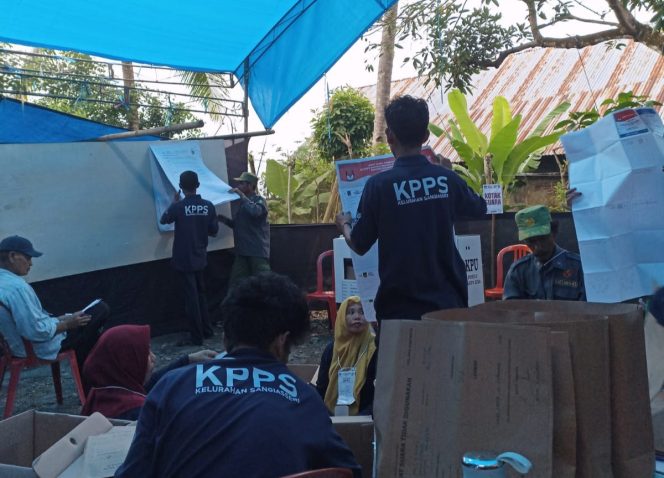 					Perhitungan Suara Capres di TPS 05 Caile, Kelurahan Sangiasseri, Kecamatan Sinjai Selatan. (Foto: Ist)