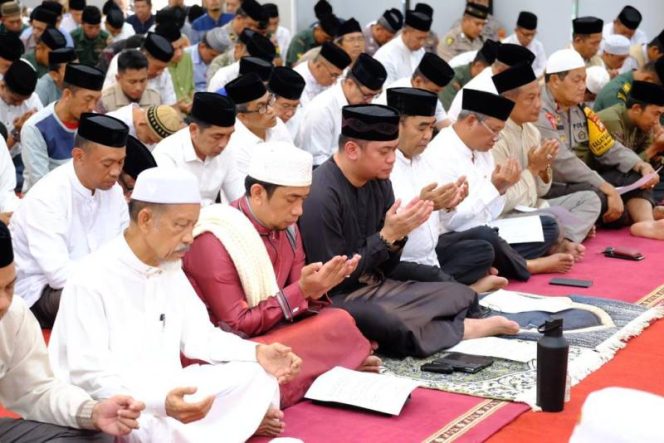 					Harap Pelaksanaan Pemilu Aman dan Damai, Pemkab Gowa Lakukan Dzikir dan Doa Bersama