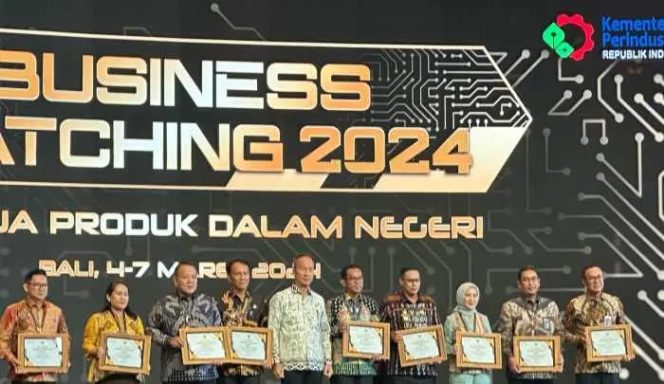 					Imelda Obey Terima Penghargaan P2DN 2024 dari Kementrian Perindustrian