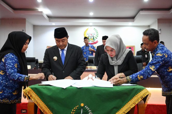 					Dewan Sahkan 4 Perda Baru, Pj Gubernur Sulsel Segera Terbitkan Pergub