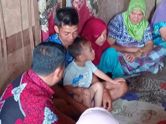 					Perhatian Pemkab Sinjai ke Nuraeni Bocah Viral Gendong Adik ke Sekolah