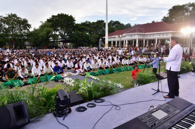 					Puluhan Ribu Warga Bone Hadiri Gerakan Ramadan Berbagi Bahagia